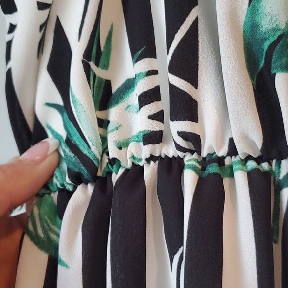 Everly Floral Leaf Palm Print Black and White Striped Surplice Shorts Romper Med - Picture 10 of 12